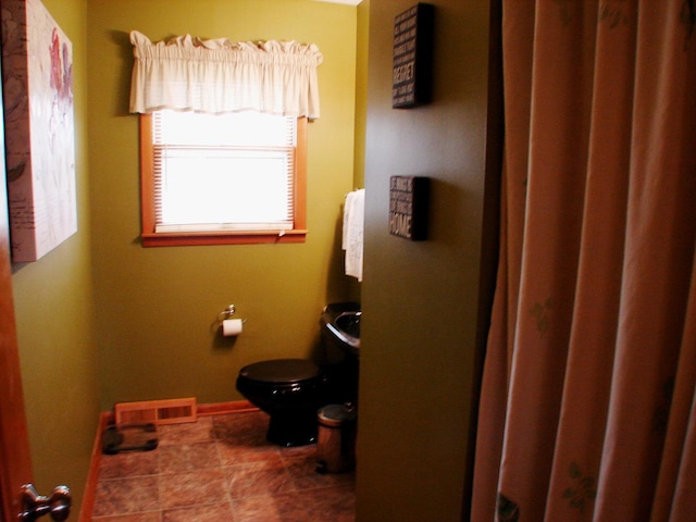 571 Dawn Cir, Grayslake, IL 60030 - bathroom with toilet and visible vents
