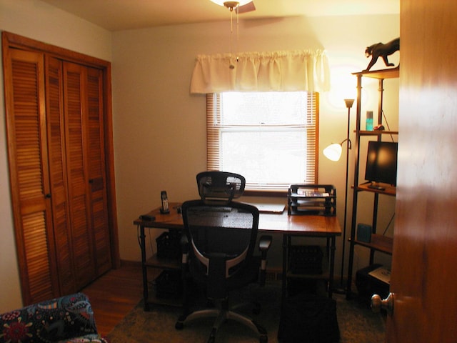 571 Dawn Cir, Grayslake, IL 60030 - office space with wood finished floors