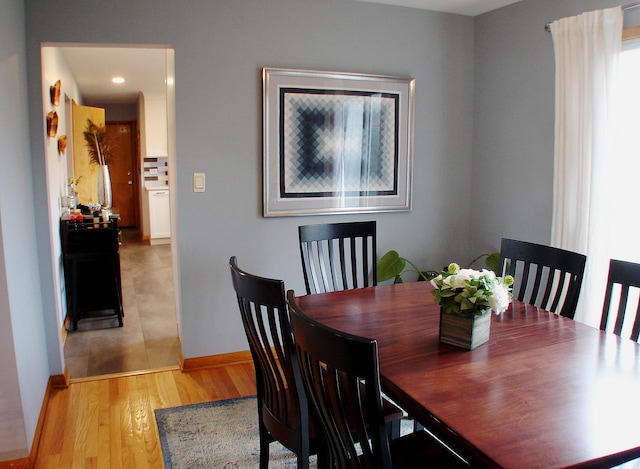 571 Dawn Cir, Grayslake, IL 60030 - dining room featuring light wood finished floors, baseboards, and recessed lighting