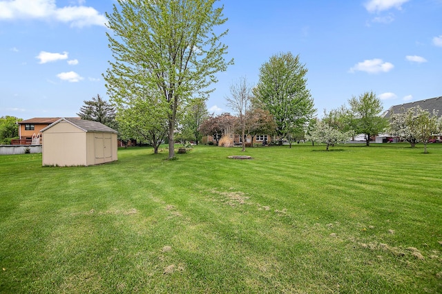 2800 Abbington Dr, New Lenox, IL 60451 - view of green lawn featuring a shed and an outdoor structure