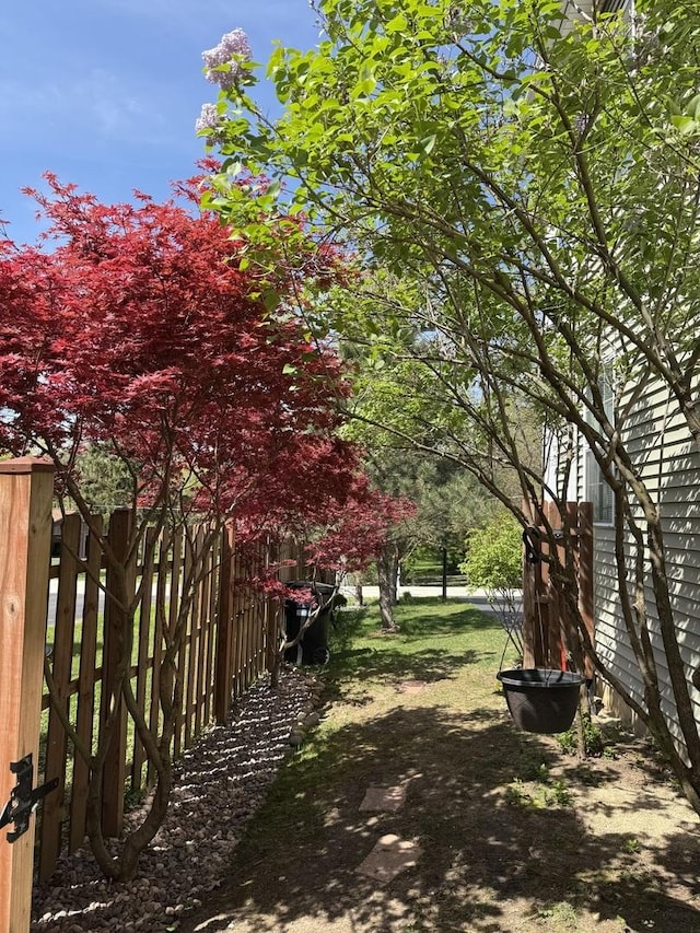 24725 W Hawthorne Dr, Round Lake, IL 60073 - view of yard