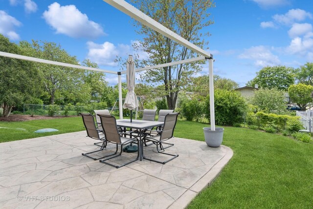 690 Queenswood Ln, Wheaton, IL 60189 - view of patio featuring outdoor dining area
