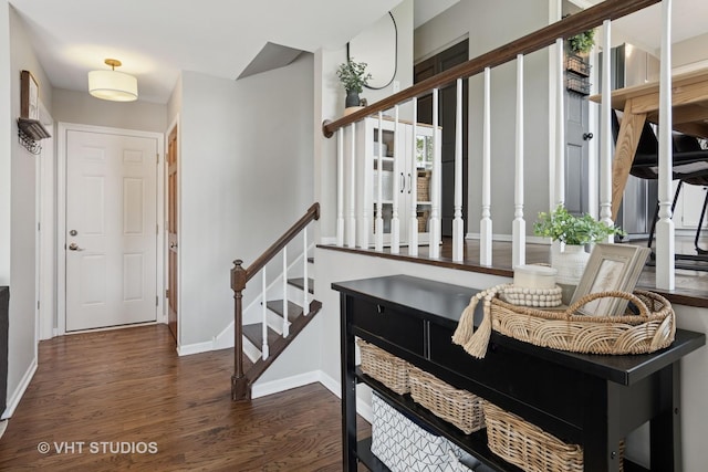 690 Queenswood Ln, Wheaton, IL 60189 - foyer entrance featuring wood finished floors, stairs, and baseboards