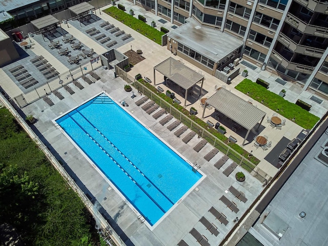 555 W Cornelia Ave Unit 1906, Chicago, IL 60657 - aerial view of a pool area