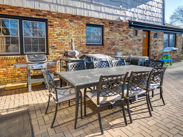 8 Wyndham Ct, Oak Brook, IL 60523 - view of patio featuring outdoor dining area