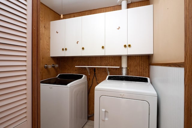 720 Suffolk Pl, Streamwood, IL 60107 - washroom featuring cabinet space and independent washer and dryer