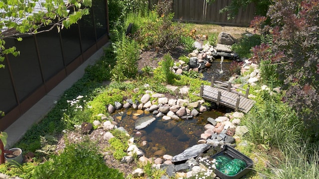 720 Suffolk Pl, Streamwood, IL 60107 - view of yard featuring a small pond