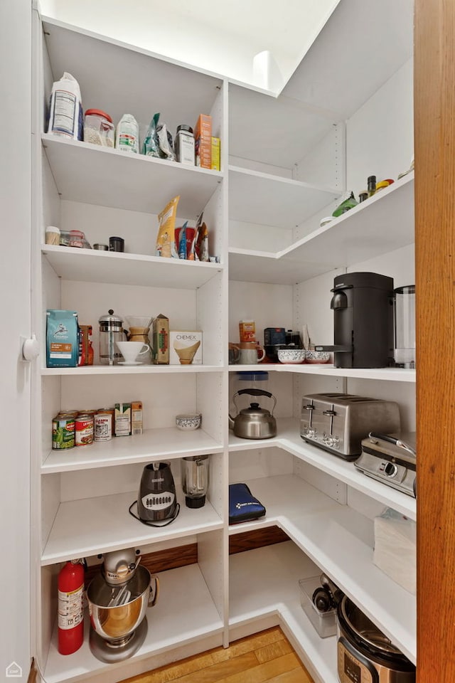 2645 N Mozart St, Chicago, IL 60647 - view of pantry