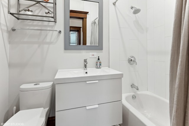 2645 N Mozart St, Chicago, IL 60647 - full bath with toilet, vanity, and shower / bath combination with curtain