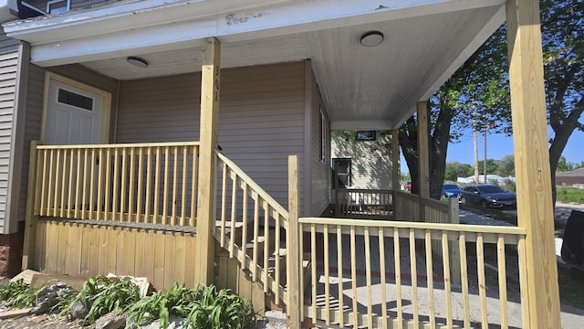 301 N W Ave, Kankakee, IL 60901 - doorway to property with a porch