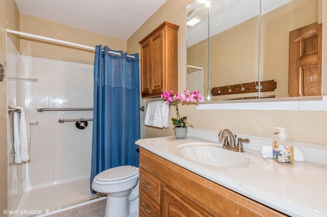 1270 Chattanooga Trl, Carol Stream, IL 60188 - full bath featuring a shower with curtain, vanity, toilet, and tile patterned floors