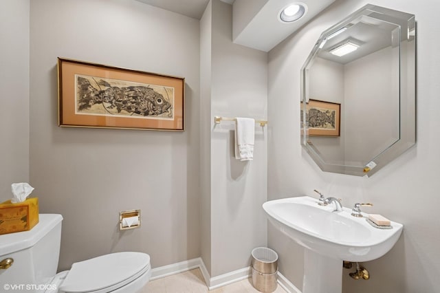 145 Princeton Ln, Glenview, IL 60026 - half bathroom featuring toilet and baseboards