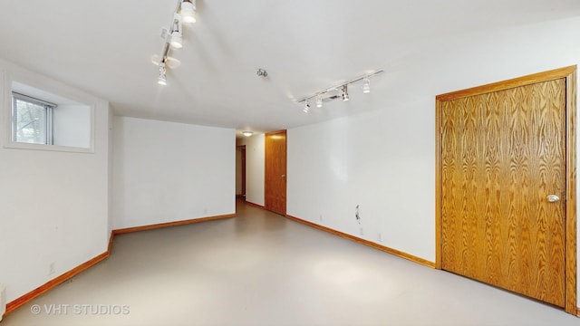 620 S Elmwood Ave, Oak Park, IL 60304 - interior space with baseboards and track lighting