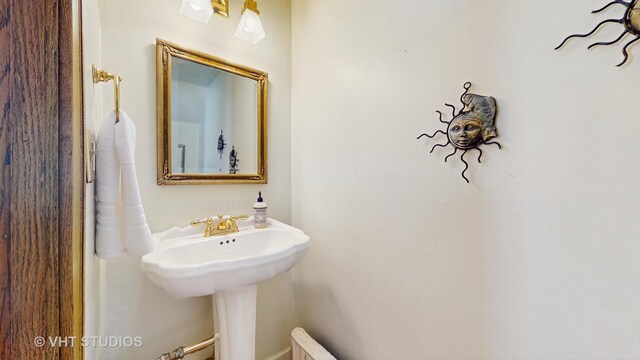 620 S Elmwood Ave, Oak Park, IL 60304 - view of bathroom