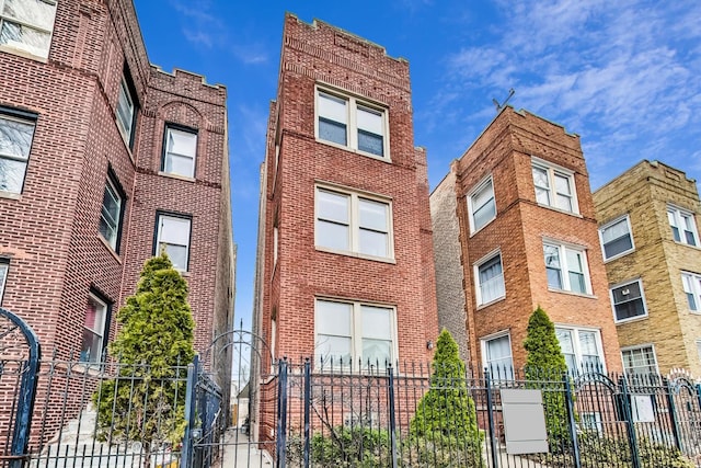 3330 W Hutchinson St, Chicago, IL 60618 - photo 2