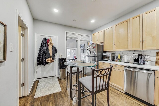 3330 W Hutchinson St, Chicago, IL 60618 - photo 11