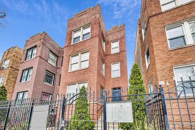 3330 W Hutchinson St, Chicago, IL 60618 - photo 3