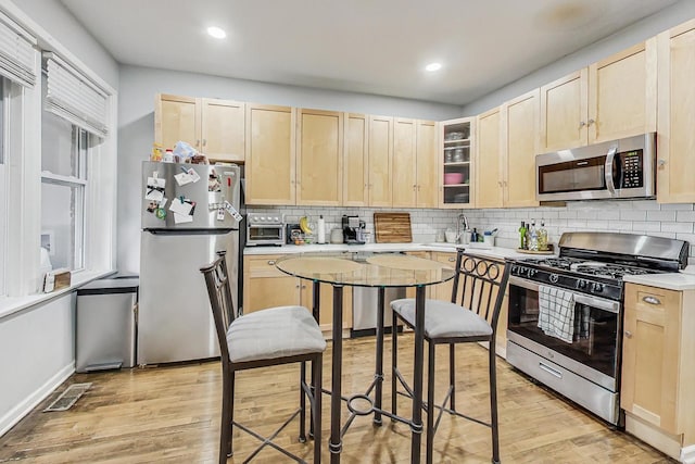 3330 W Hutchinson St, Chicago, IL 60618 - photo 9