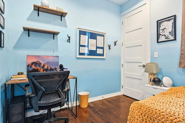 3940 N Ashland Ave Unit 2N, Chicago, IL 60613 - bedroom with dark wood-type flooring, a desk, and baseboards