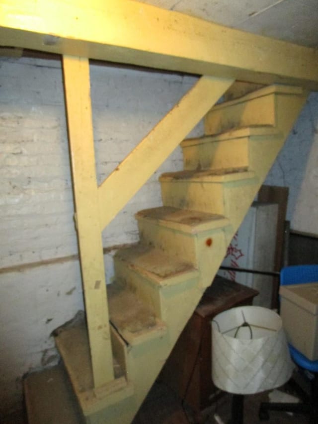 8742 S Racine Ave, Chicago, IL 60620 - view of stairs
