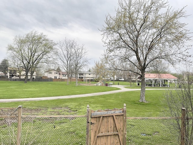 5712 Crestwood Rd, Matteson, IL 60443 - view of community with a gate