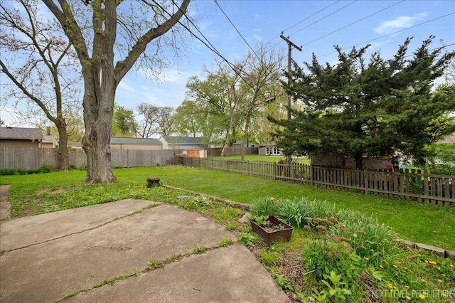 16 Circle Dr E, Montgomery, IL 60538 - view of yard with a patio area and a fenced backyard