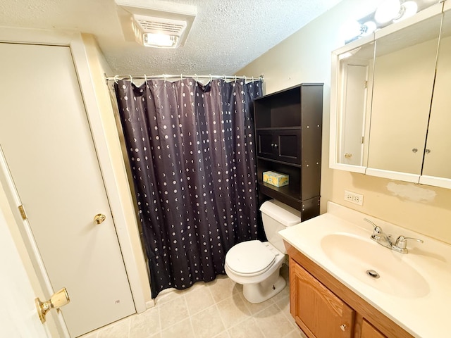285 E Center St, Sheldon, IL 60966 - carpeted bedroom with baseboards, multiple windows, and ceiling fan