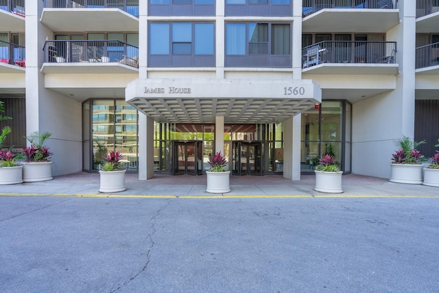 1560 N Sandburg Ter Unit 2506J, Chicago, IL 60610 - property entrance featuring stucco siding
