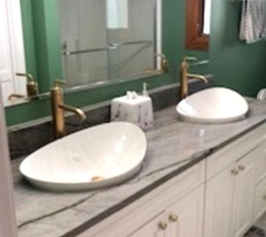 23105 N High Ridge Rd, Barrington, IL 60010 - full bath with double vanity and a shower