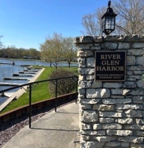 23105 N High Ridge Rd, Barrington, IL 60010 - community / neighborhood sign featuring a water view