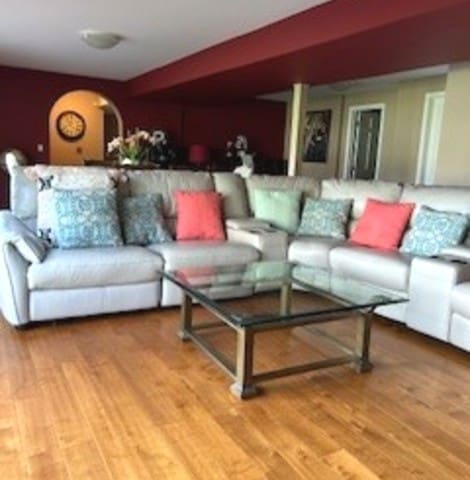 23105 N High Ridge Rd, Barrington, IL 60010 - living area with wood finished floors and arched walkways