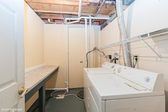 296 Regina Ln, Belvidere, IL 61008 - laundry room featuring washer and clothes dryer