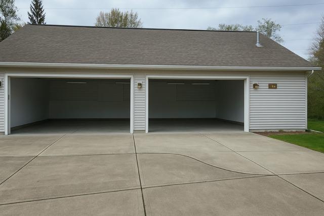 296 Regina Ln, Belvidere, IL 61008 - view of detached garage