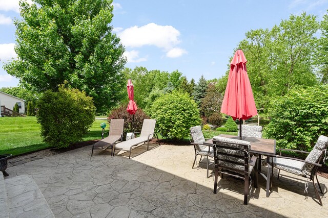 24210 Apple Creek Ln, Plainfield, IL 60586 - view of patio / terrace with outdoor dining area