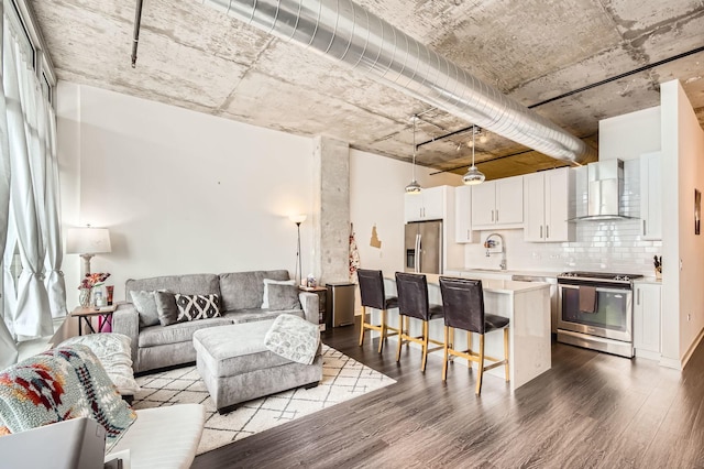50 E 16th St Unit 1111, Chicago, IL 60616 - living area featuring wood finished floors