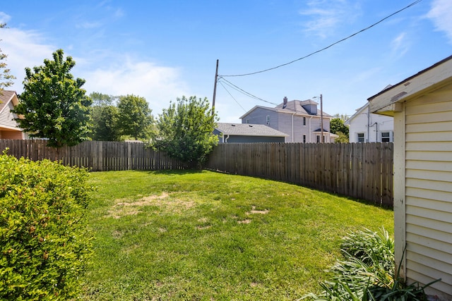 913 W Eads St, Urbana, IL 61801 - view of yard