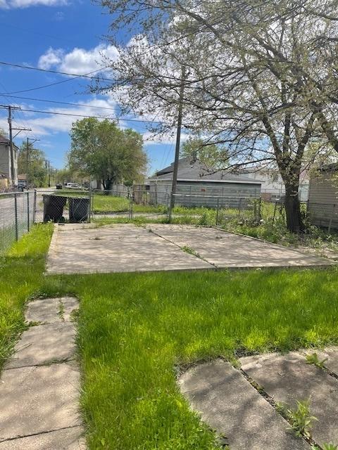 15015 Winchester Ave, Harvey, IL 60426 - view of yard featuring fence