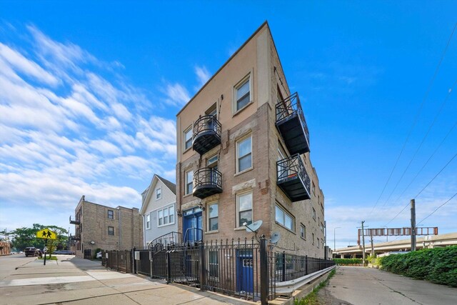 1542 W Wabansia Ave, Chicago, IL 60642 - photo 3