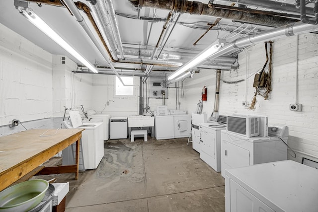 5656 S Dorchester Ave Unit B, Chicago, IL 60637 - basement with washer and clothes dryer and a sink