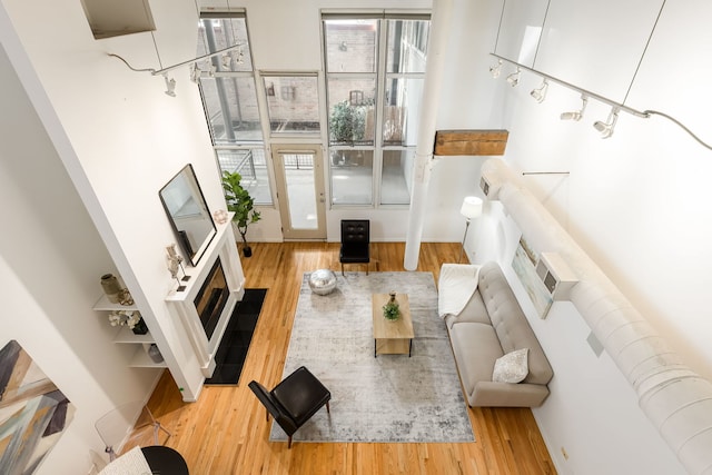 1000 W Washington Blvd Unit 127, Chicago, IL 60607 - living room featuring wood finished floors