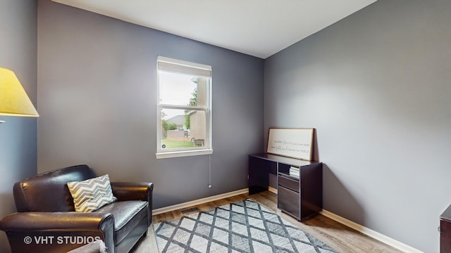 3756 Innesbrook Ct, Algonquin, IL 60102 - living area featuring light wood-style floors and baseboards