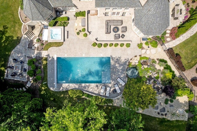 4N749 Old Farm Rd, Saint Charles, IL 60175 - view of subject property featuring a pool