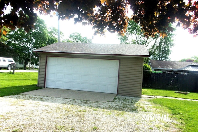 704 E Sycamore St, Watseka, IL 60970 - view of detached garage