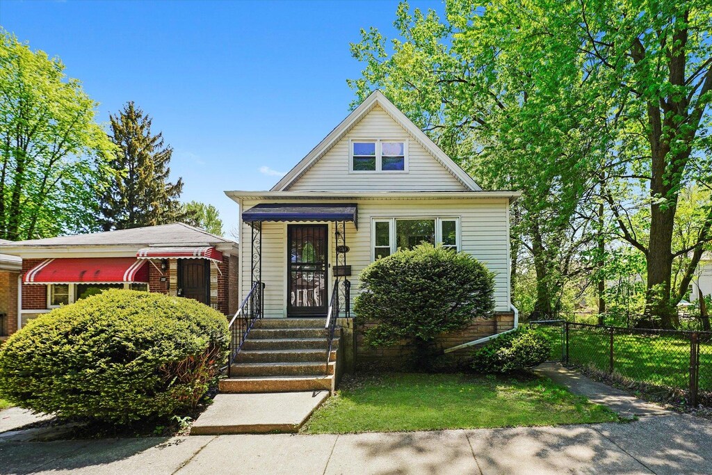 239 W 117th St, Chicago, IL 60628 - photo 1