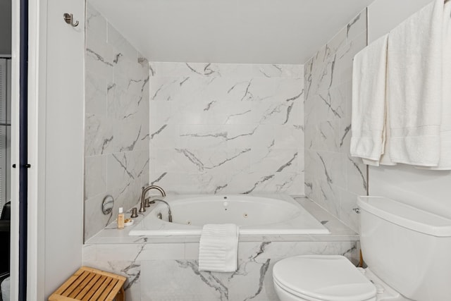921 W Gunnison St Unit 1W, Chicago, IL 60640 - full bath featuring toilet and a jetted tub
