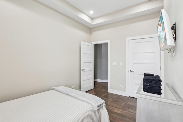443 E 45th Pl Unit 3, Chicago, IL 60653 - bedroom with dark wood-style floors, baseboards, and recessed lighting