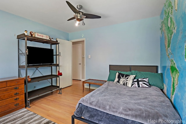 1129 Longmeadow Dr, Glenview, IL 60025 - bedroom featuring wood finished floors and ceiling fan