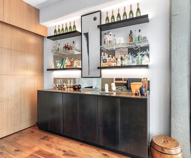333 N Canal St Unit 3401, Chicago, IL 60606 - indoor bar with light wood-type flooring