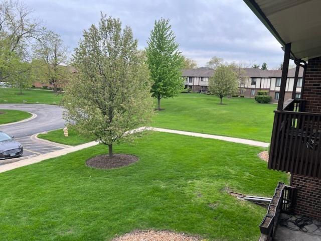18063 Live Oak Ct Unit 1608, Tinley Park, IL 60477 - view of green lawn