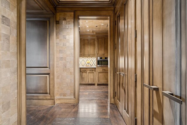77 E Walton St Unit 25C, Chicago, IL 60611 - hall featuring ornamental molding